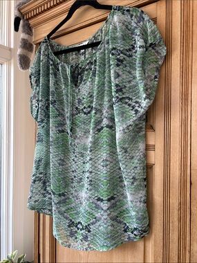 CAbi Green Snake-Print Peasant Top Large